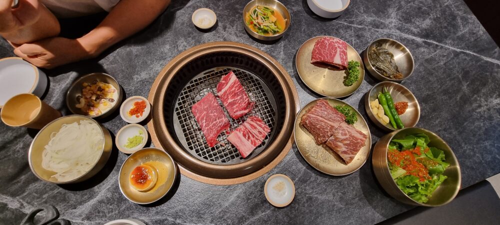 慶州ファン二ダンキルの韓屋で食べる焼肉屋デルンカルビ